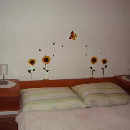 Adria 3*