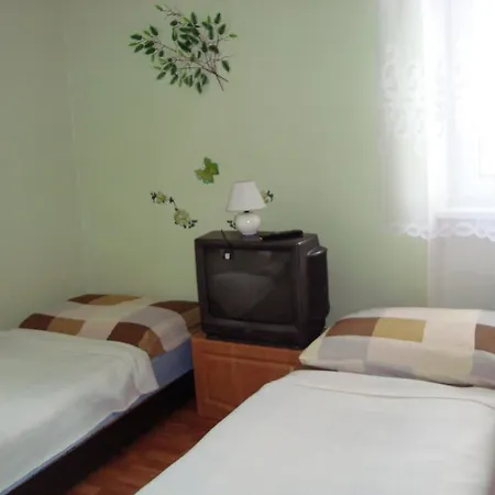 Adria ゲストハウス 3*