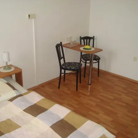 ゲストハウス Adria 3*